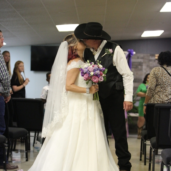 Ivory lace up wedding dress - Picture 10 of 13